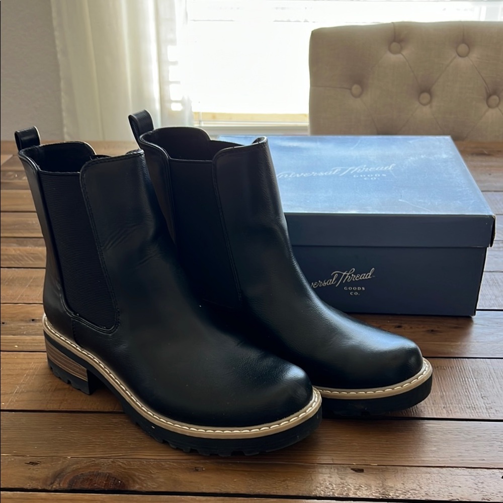 Universal Thread Men's Black Chelsea Boots